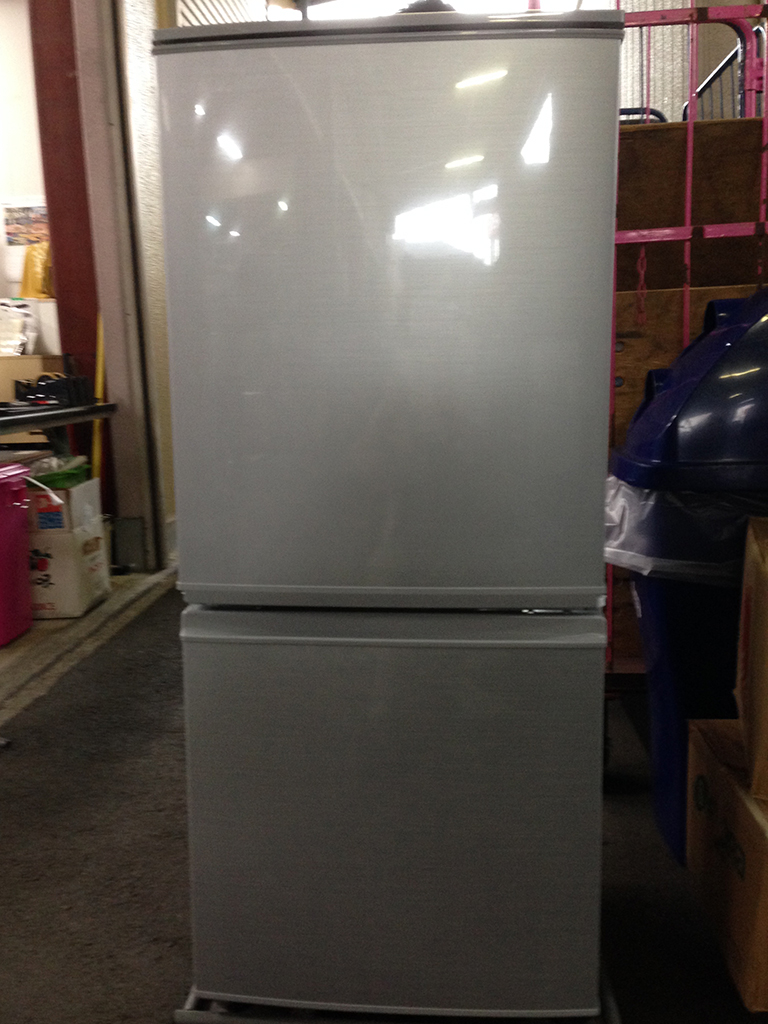 冷蔵庫（シャープ SJ-D14A-S）を買取