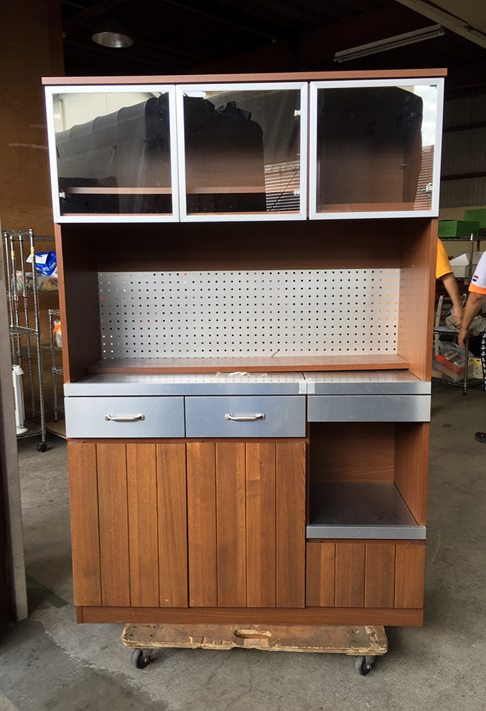 キッチンボードなど家具をまとめて買取