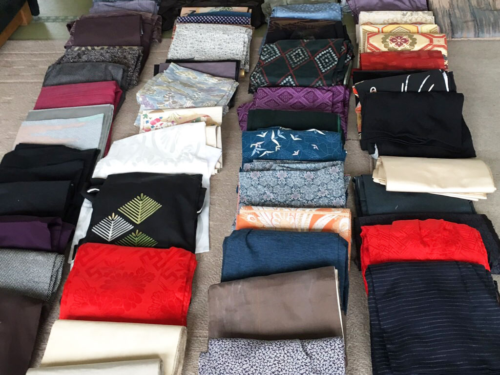 付下げ・小紋・色無地など着物をまとめて買取