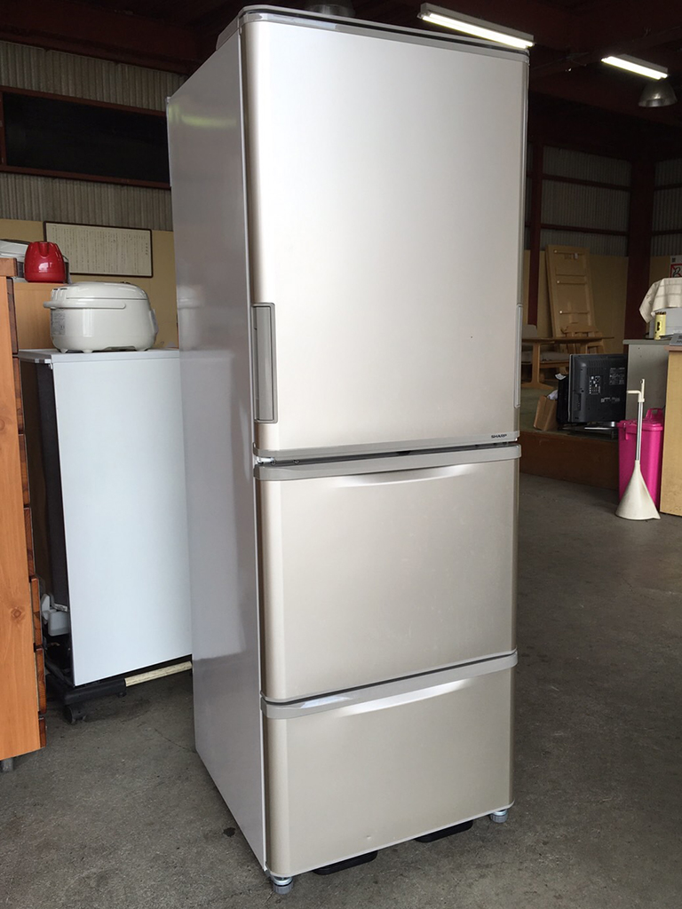 シャープ製3ドア冷蔵庫（SJ-WA35A-N）を買取