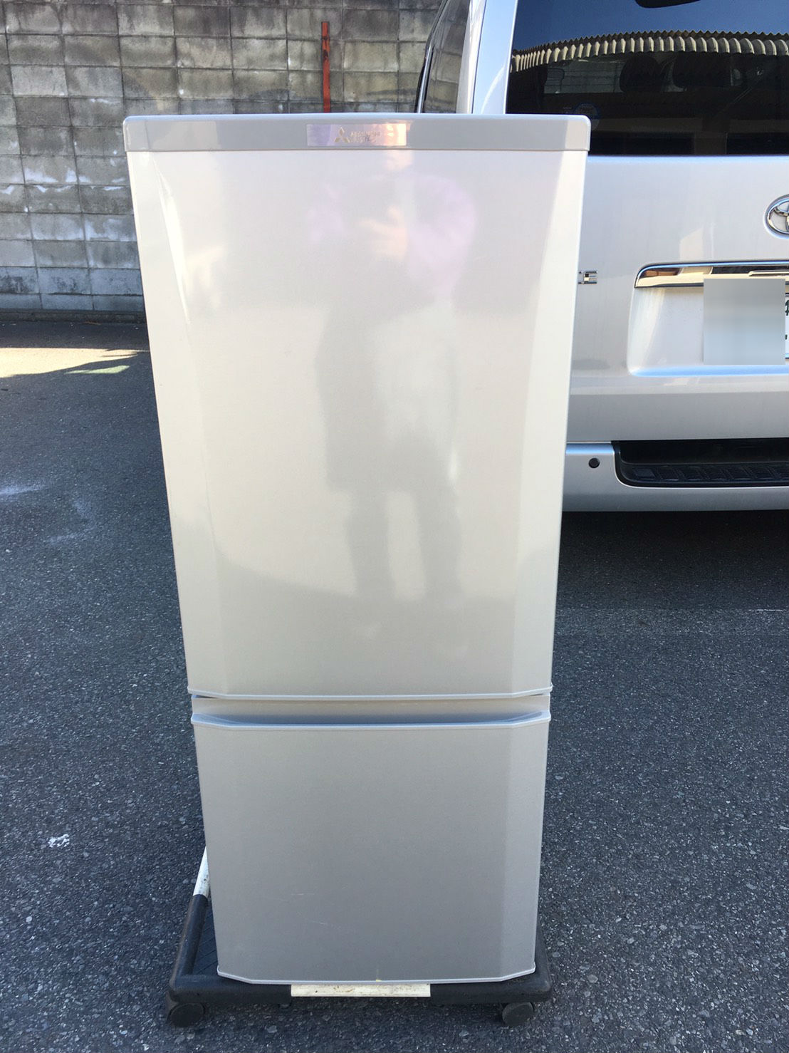 三菱製の冷蔵庫（MR-P15Z-S）