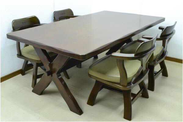 カリモクのダイニングテーブルなど家具をまとめて買取