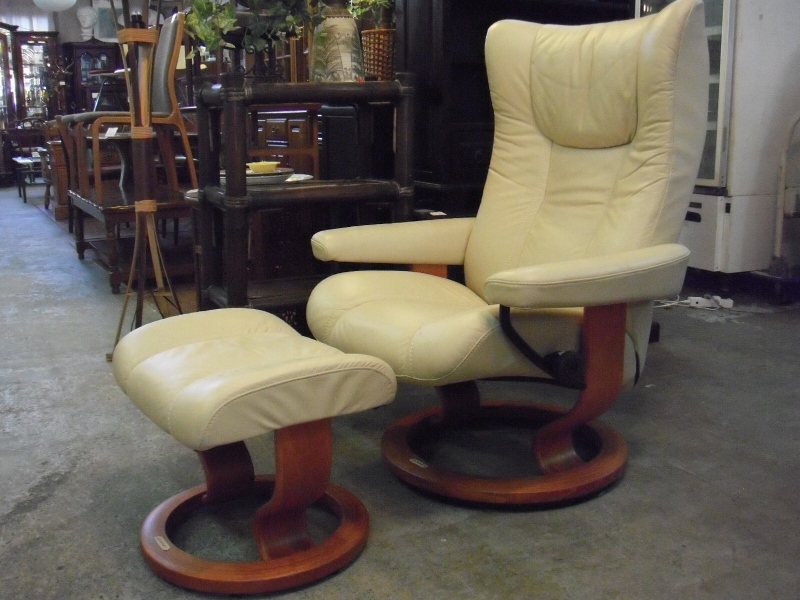 エコーネス(EKORNES)のオットマン付きチェア