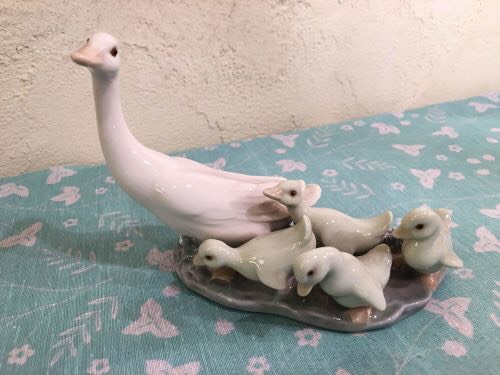 リヤドロ社のフィギュリン「アヒルの親子」