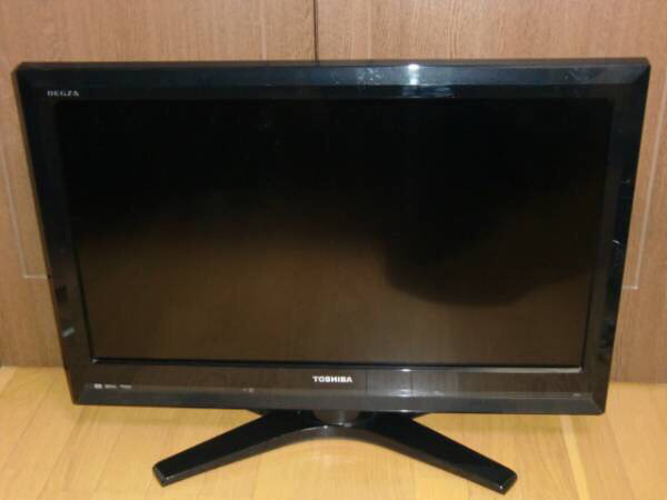 液晶テレビ（東芝 REGZA 32H1S）を回収