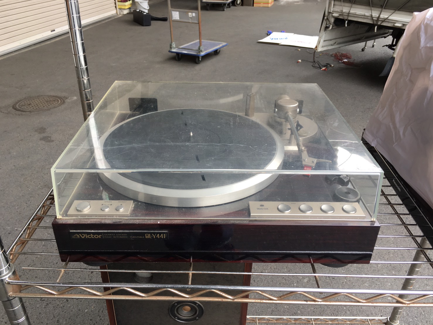VICTOR（ビクター）のレコードプレイヤー（QL-Y44F）