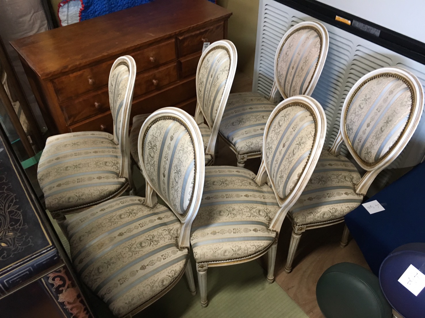 飲食店で不要になった椅子