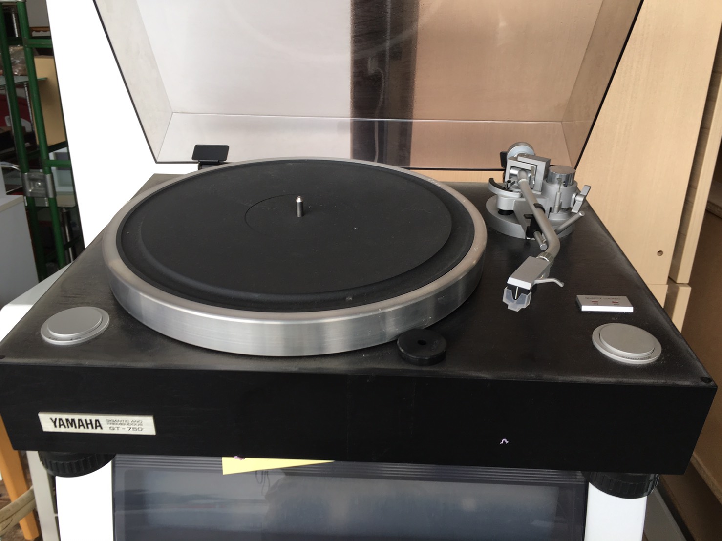 ヤマハ製のレコードプレーヤー（GT-750）