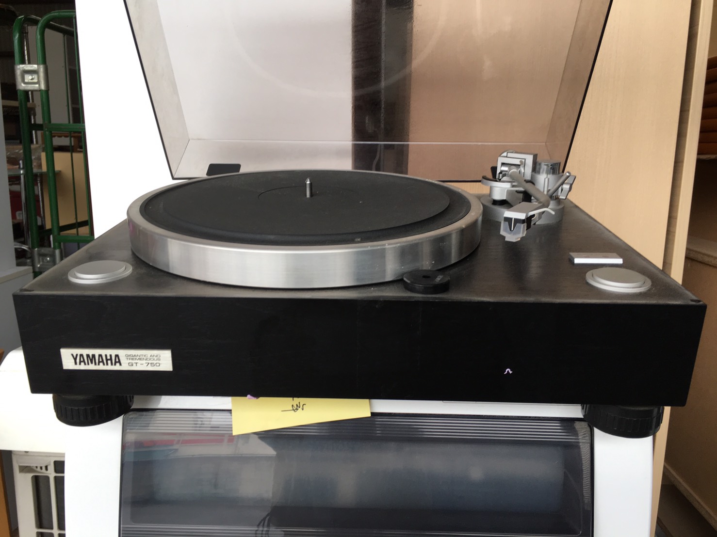 ヤマハ製のレコードプレーヤー（GT-750）