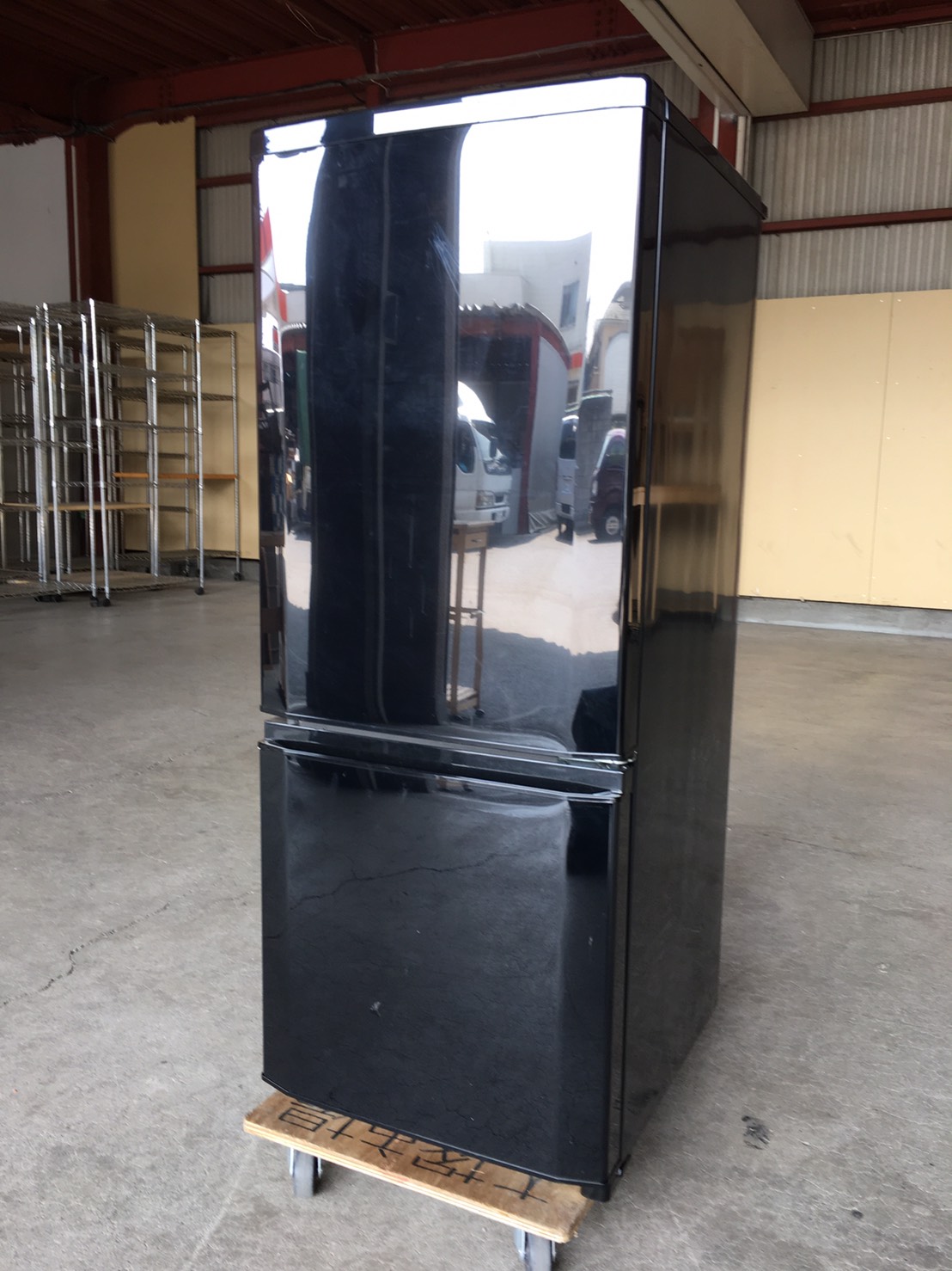 三菱製の冷蔵庫（MR-P15Y-B）