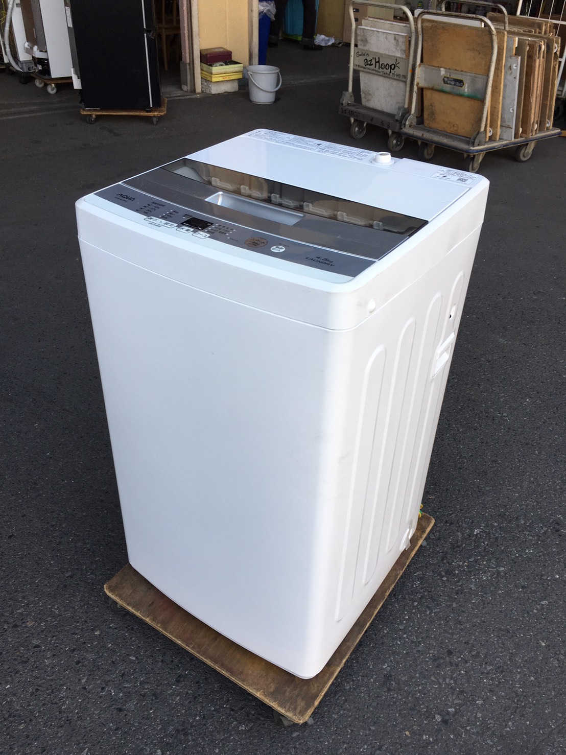 ハイアール製の洗濯機（AQW-S45E）