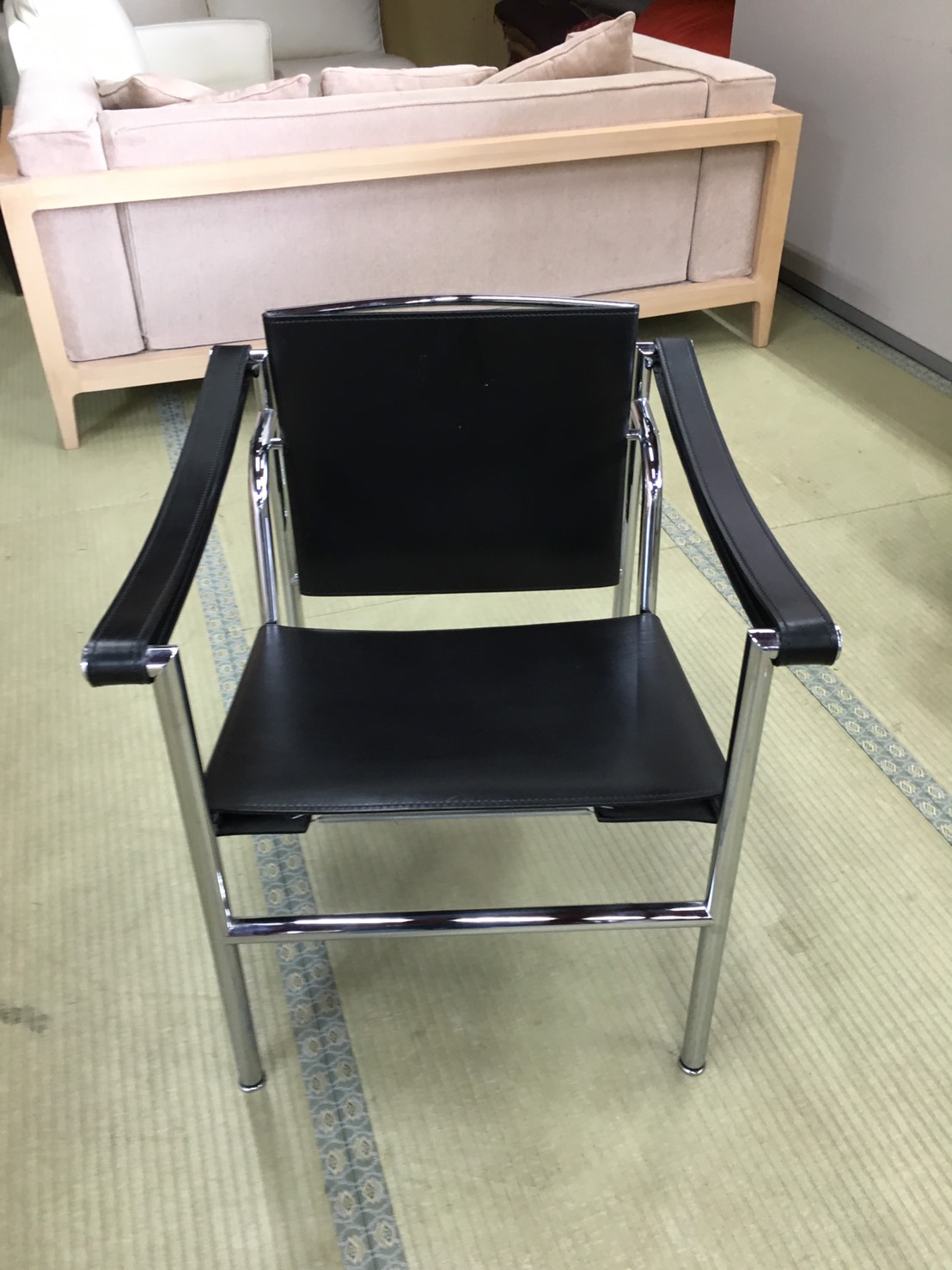 カッシーナの一人掛け用アームチェア