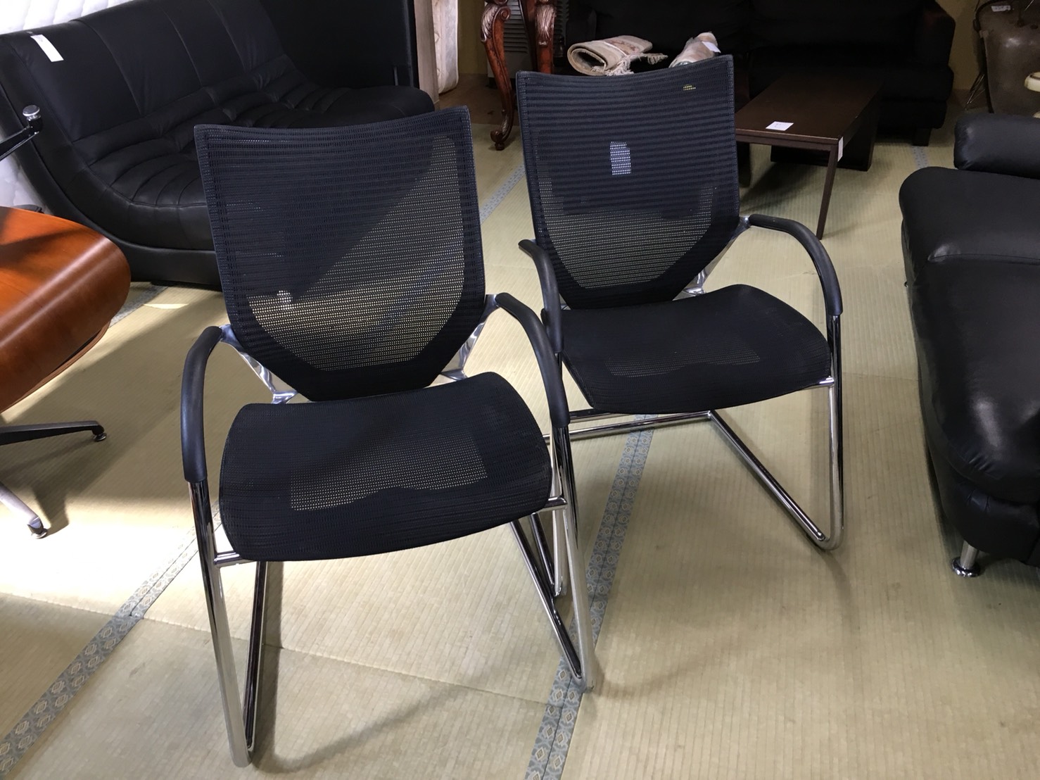 オカムラ製の椅子