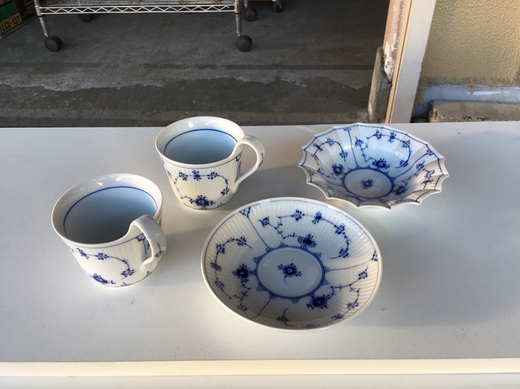 ロイヤルコペンハーゲンのマグカップと皿