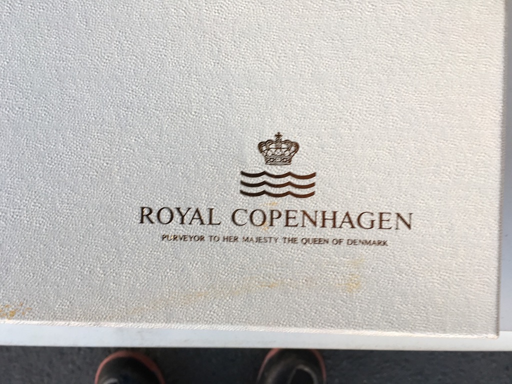 ロイヤルコペンハーゲンの箱