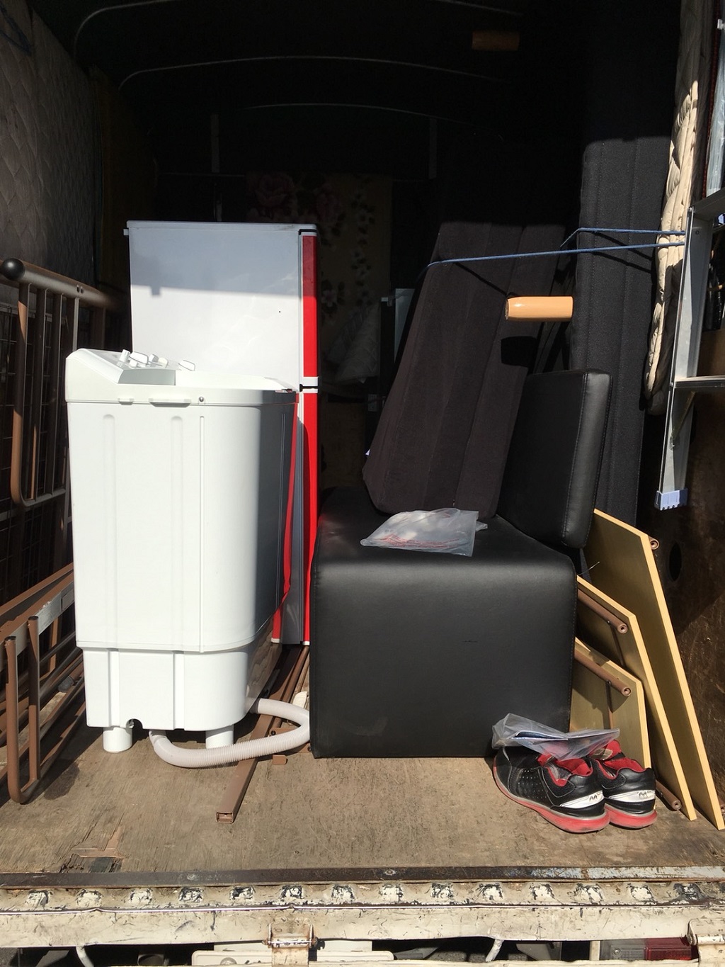 一人暮らしの方の引っ越しに伴う不用品の回収・処分