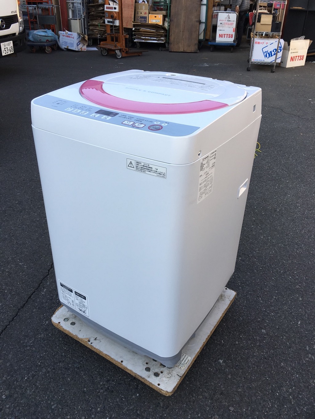 シャープ製の全自動洗濯機（ES-GE60N）