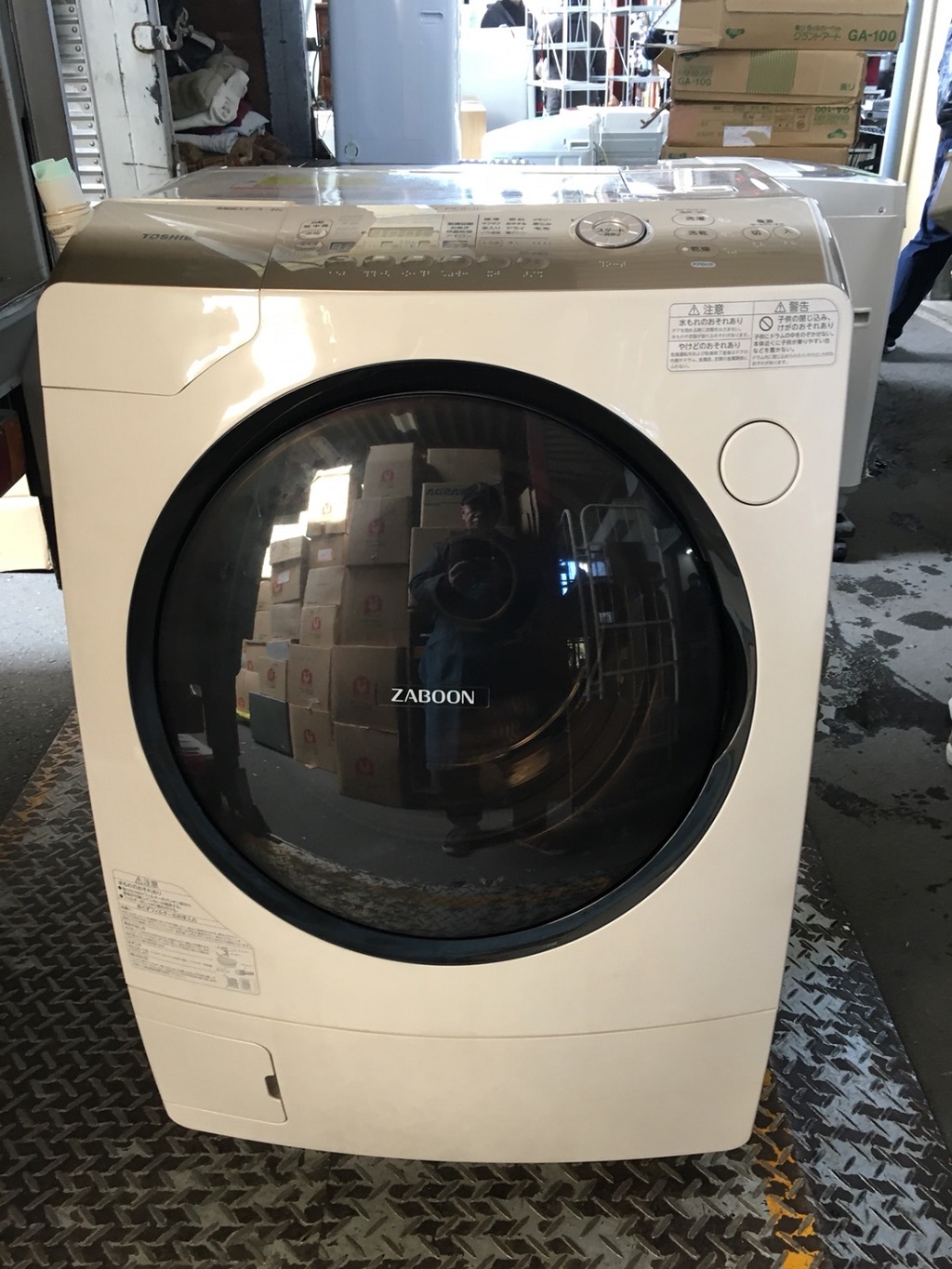 東芝製のドラム式洗濯機（TW-Z96A1L）