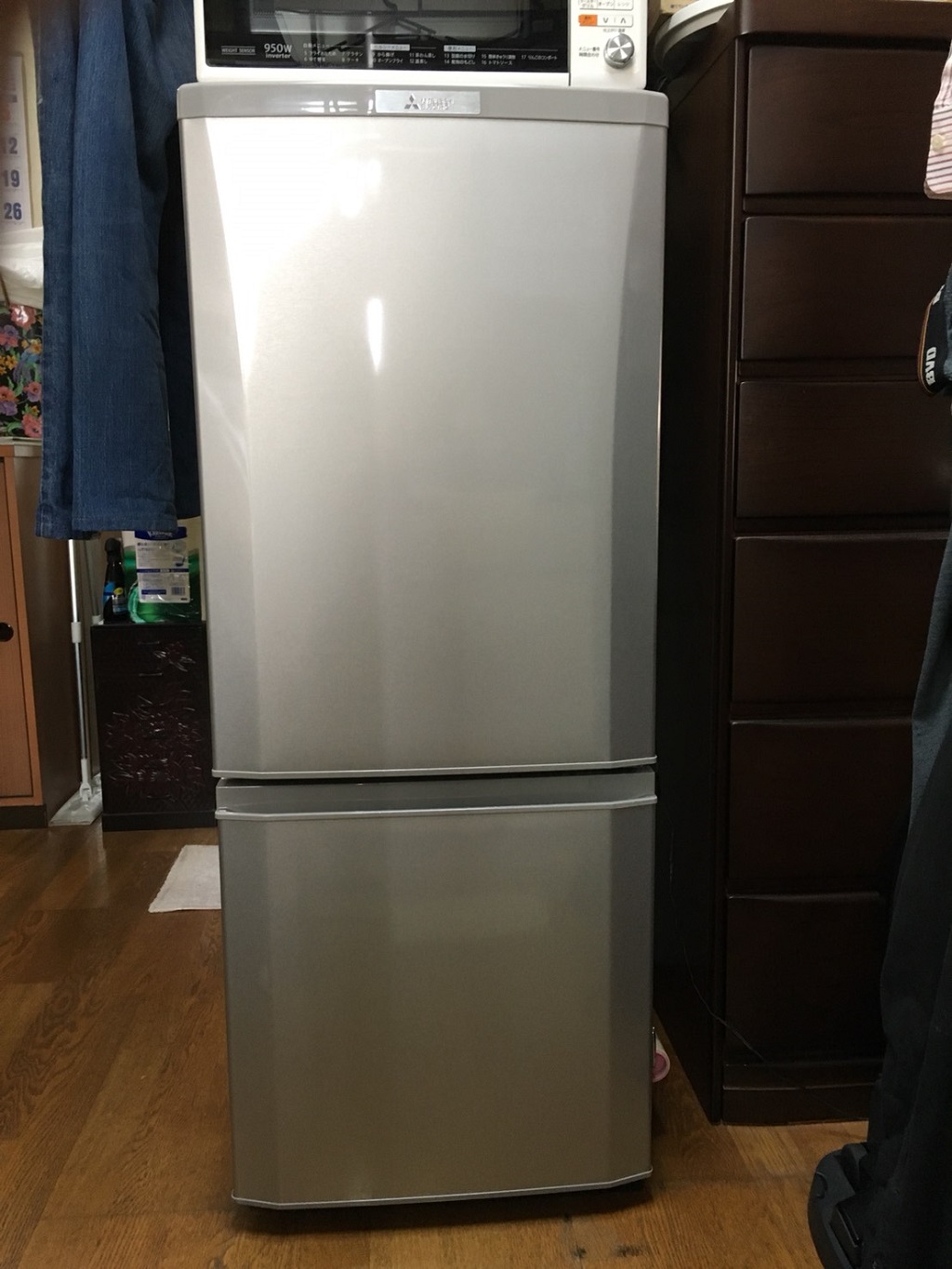 三菱製の冷凍・冷蔵庫（MR-P15Z-S）