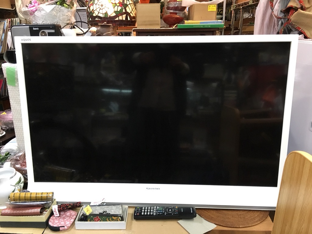 シャープ製の液晶テレビ・アクオス（LC-40J10）