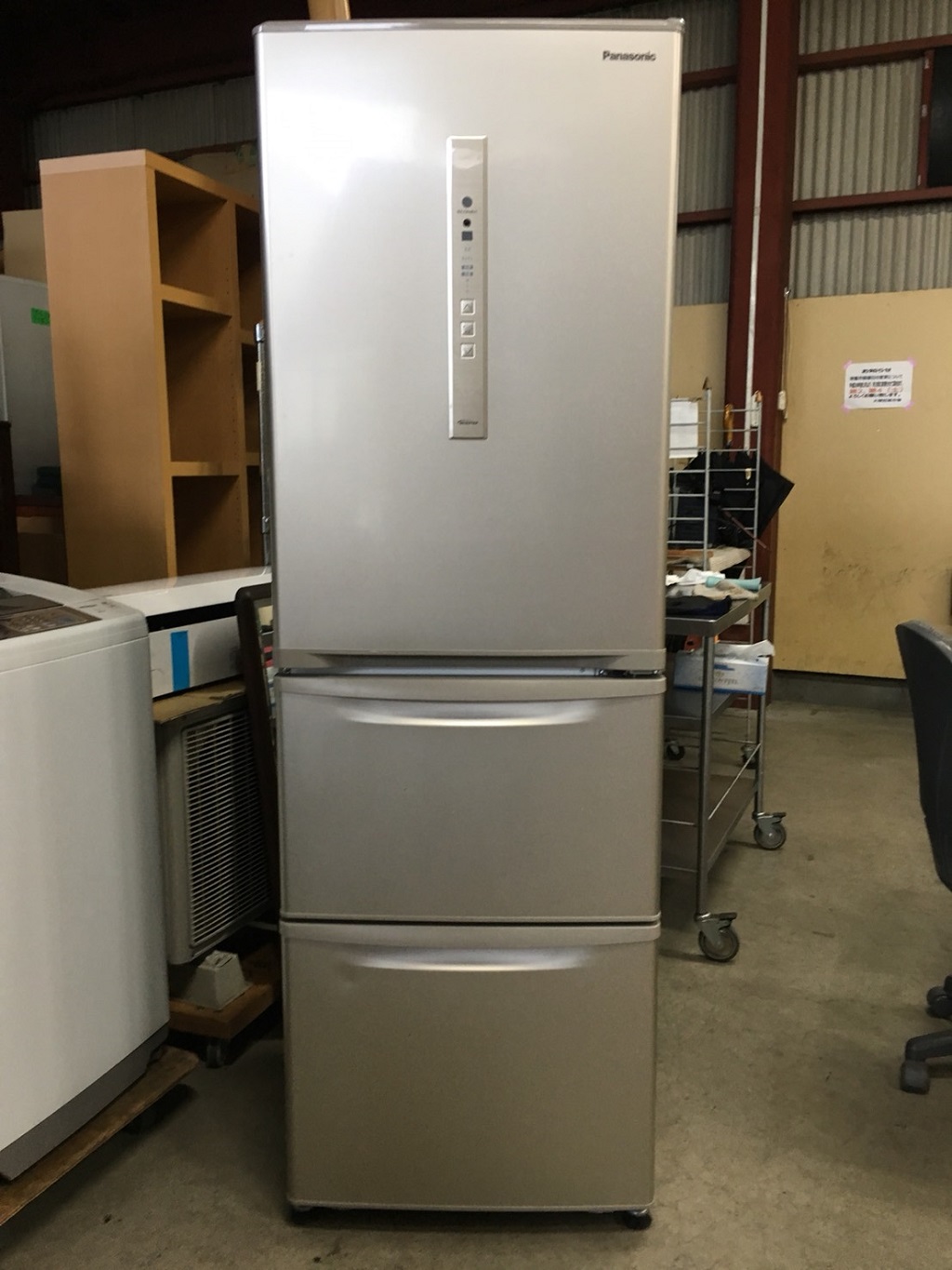 パナソニック製の3ドア冷蔵庫(NR-C37FM-N)