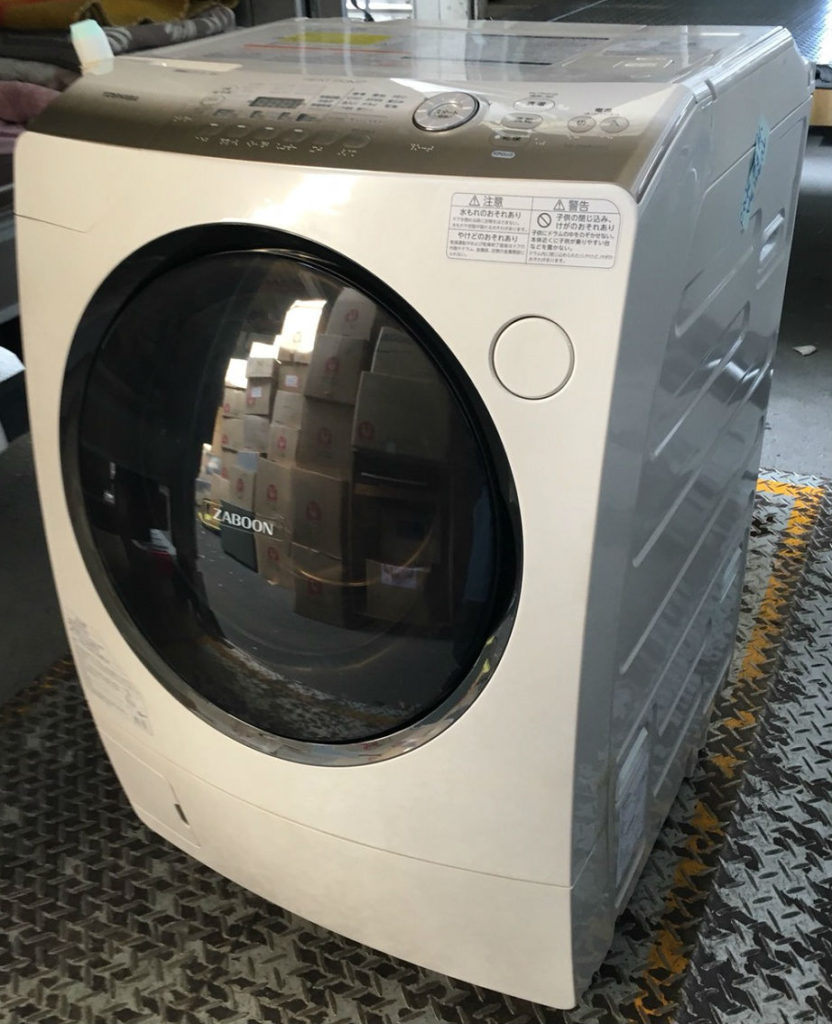 東芝製のドラム式洗濯機（ZABOON）
