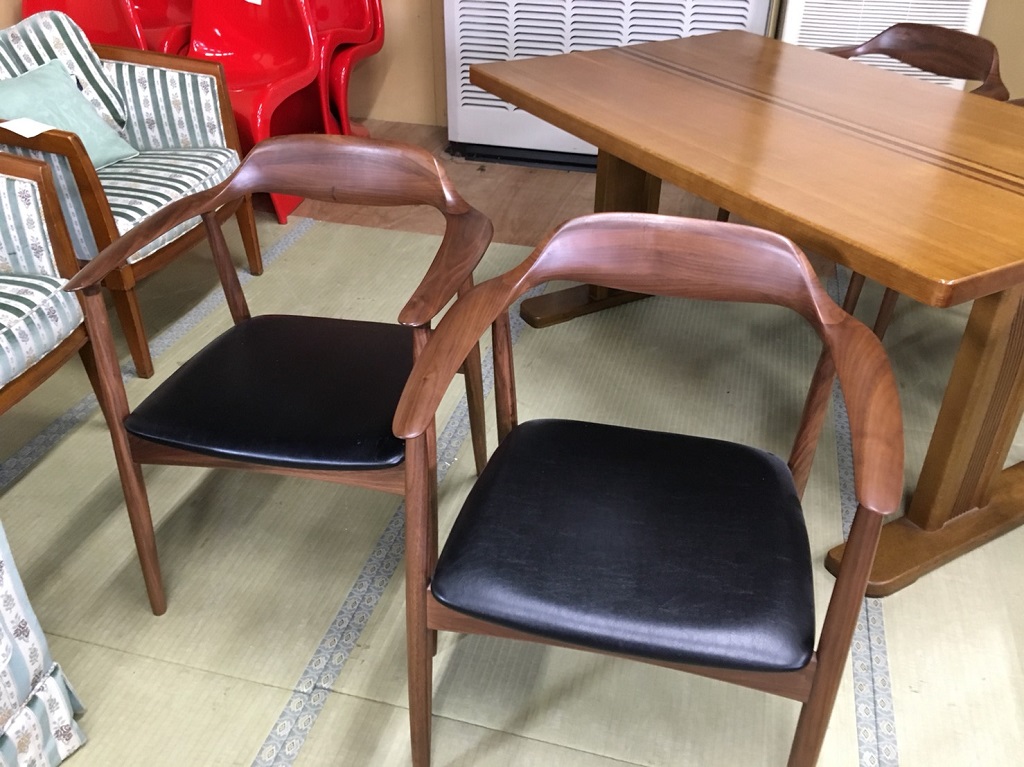 テーブルとイス