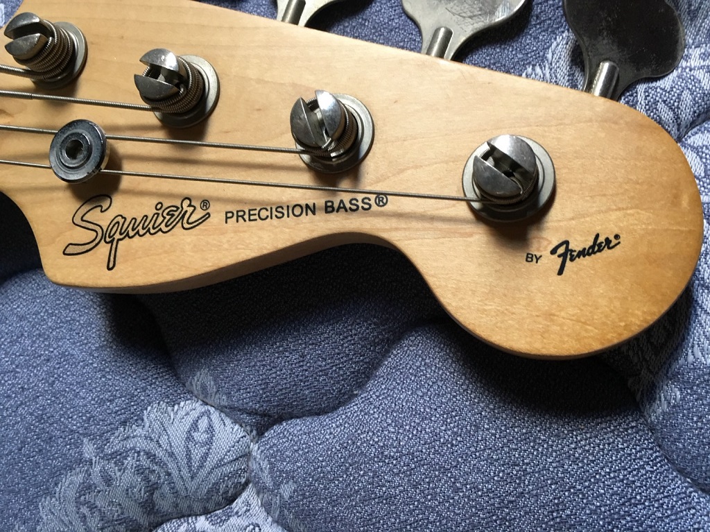 SQUIER（スクワイア）のプレシジョンベース